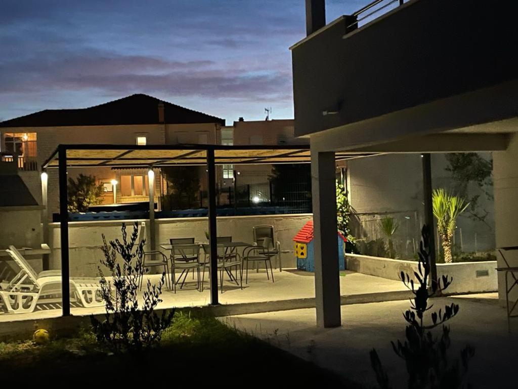 Apartments Zaja Сегет-Враниця Екстер'єр фото