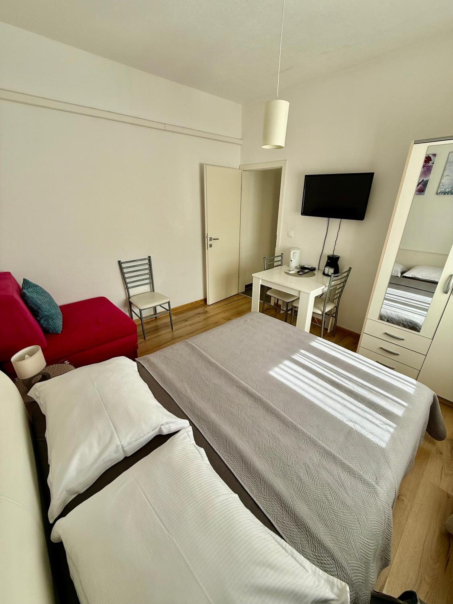 Apartments Zaja Сегет-Враниця Екстер'єр фото