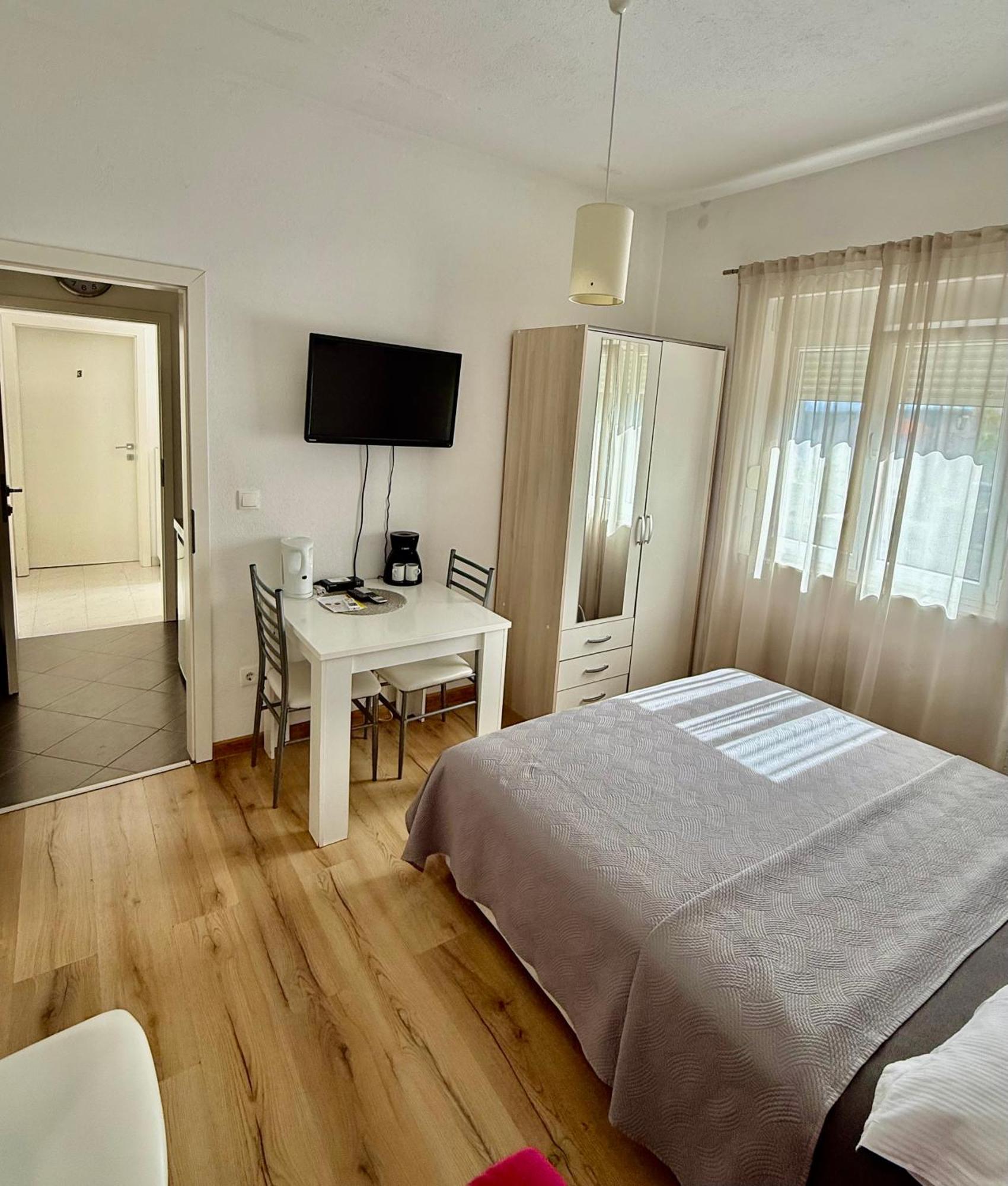 Apartments Zaja Сегет-Враниця Екстер'єр фото